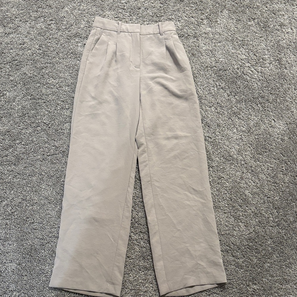 Aritzia Gray Effortless Pant